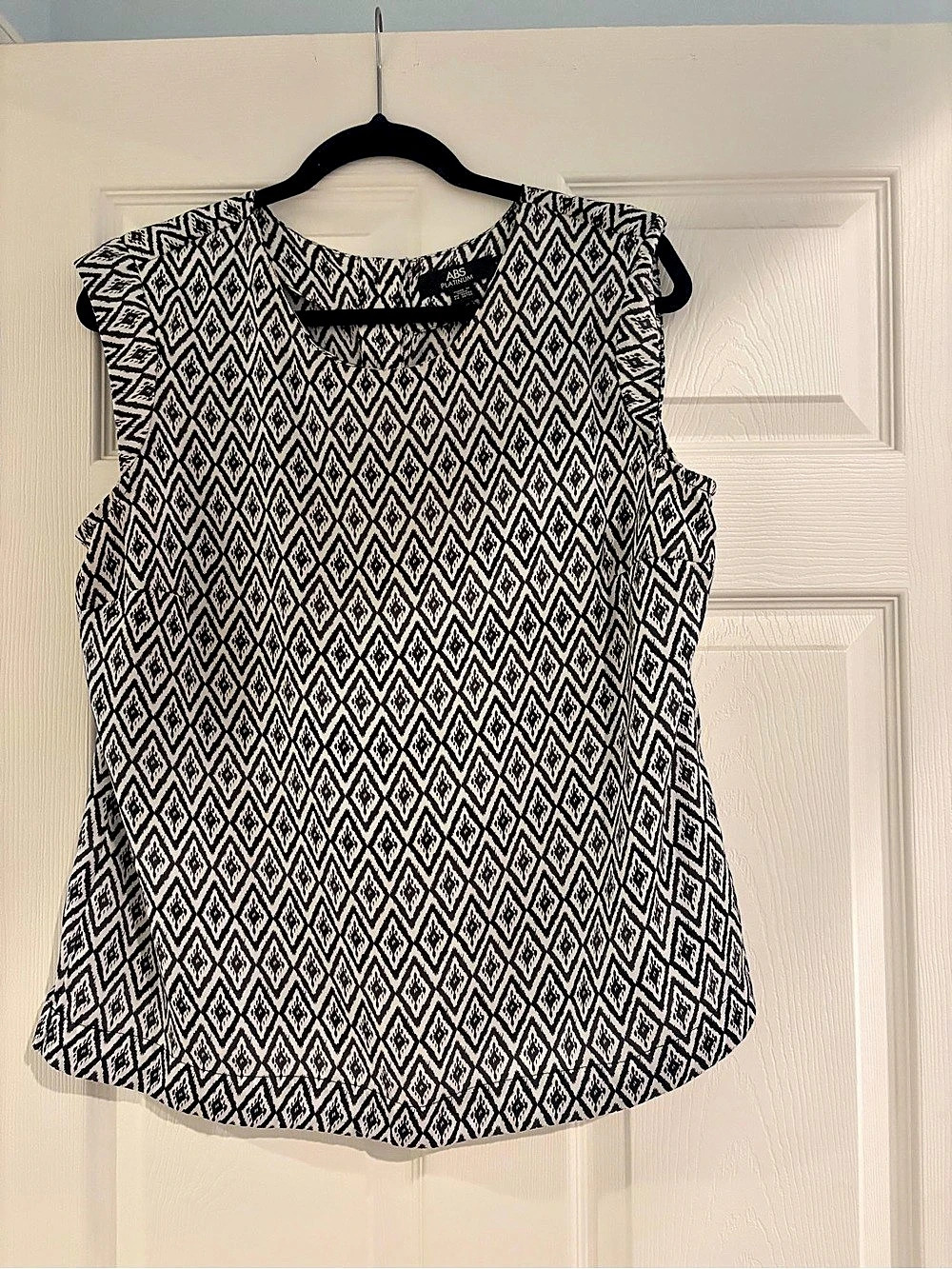 ABS by Allen Schwartz Geometric Sleeveless Blouse in Black & White Size Large